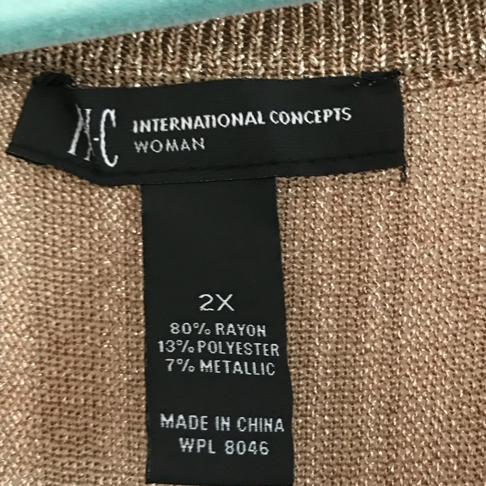 NWOT. Golden sweater - Picture 3 of 7